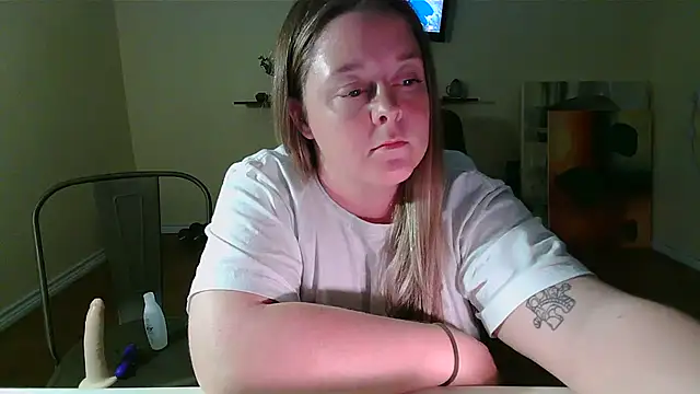 Snapshot of Artgirlie31 chatting on November 12, 4:46 am Artgirlie31 online show from November 12, 4:46 am