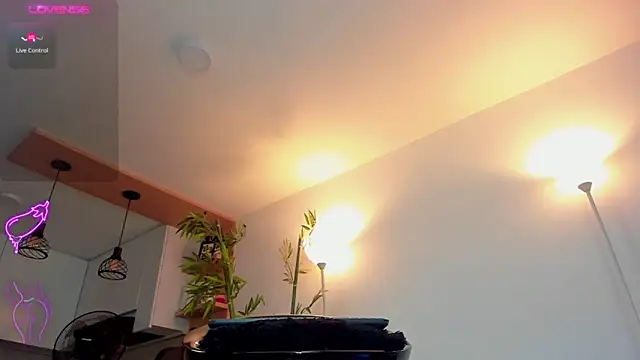 JessicaPratt online show from September 13, 1:33 pm