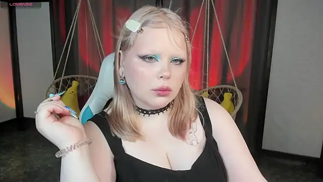 LottieReed online show from May 17, 12:12 pm
