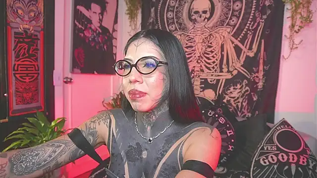 Dalia Vorhees online show from May 20, 1:23 am