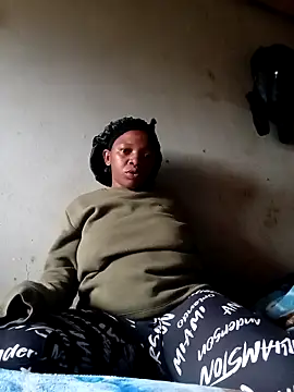 Snapshot of 09slambitch chatting on November 24, 7:19 am 09slambitch online show from November 24, 7:19 am