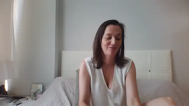 Snapshot of ArianaStarr chatting on June 24, 6:45 am ArianaStarr online show from June 24, 6:45 am