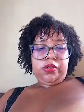 Snapshot of TMaya01 chatting on October 26, 4:35 pm TMaya01 online show from October 26, 4:35 pm