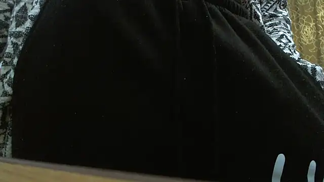 Snapshot of andreea713 chatting on January 31, 7:11 pm andreea713 online show from January 31, 7:11 pm