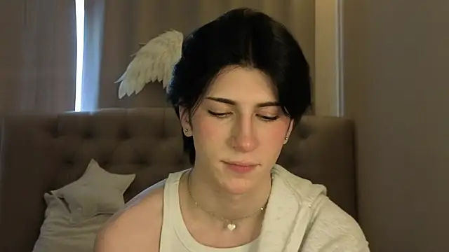 Oliver star boy  online show from April 6, 12:17 pm