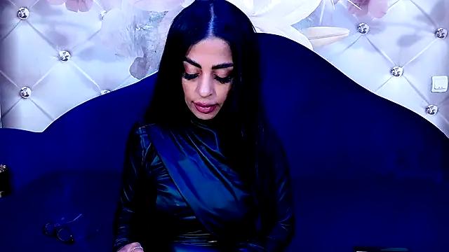 Snapshot of NoirKaylah chatting on November 6, 8:43 pm NoirKaylah online show from November 6, 8:43 pm