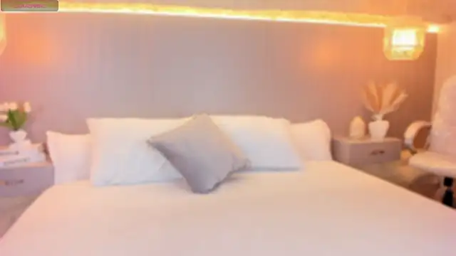 AmyColman  online show from March 5, 12:01 pm