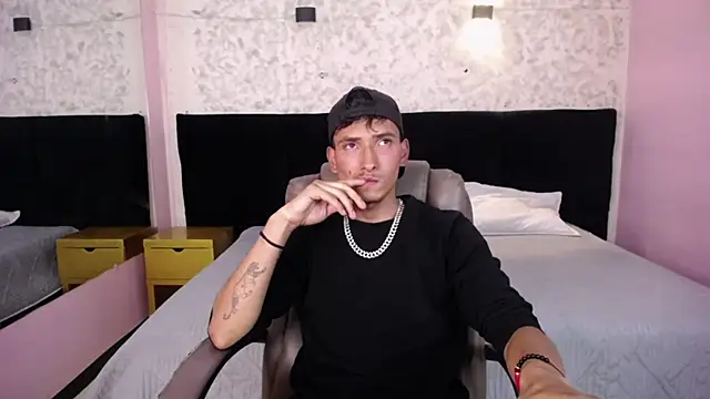 SavageLover  online show from November 25, 3:39 am