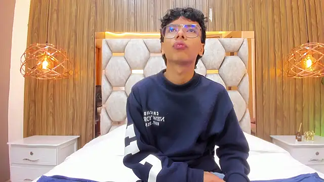adams bobby online show from May 30, 12:02 pm