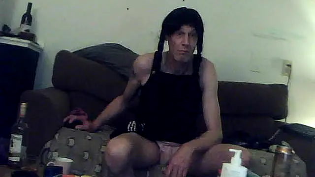 Snapshot of MannenKut chatting on November 30, 2:15 am MannenKut online show from November 30, 2:15 am