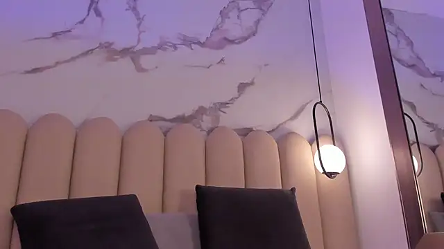 Snapshot of Vittoria__rossi chatting on December 19, 1:29 pm Vittoria rossi online show from December 19, 1:29 pm