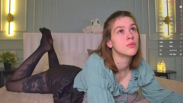 LoraPuffs online show from February 16, 4:03 pm