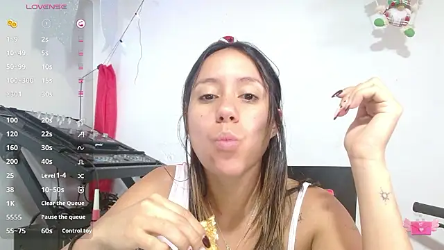 LunaaMorena online show from January 8, 1:13 pm