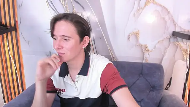 Snapshot of Aaron_LatinMen chatting on October 25, 6:46 pm Aaron LatinMen online show from October 25, 6:46 pm