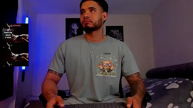 AUSTINN TORRES online show from February 2, 1:04 am