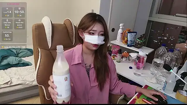 Milk Sola online show from November 1, 3:14 pm