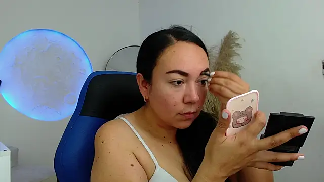 Snapshot of Yadis_hot chatting on November 6, 8:32 pm Yadis hot online show from November 6, 8:32 pm