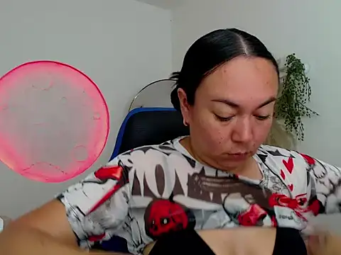 Snapshot of Yadis_hot chatting on December 1, 10:15 pm Yadis hot online show from December 1, 10:15 pm