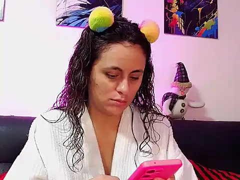 Caroline Jons online show from November 28, 1:03 pm