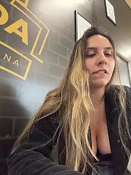 sarah honey   online show from March 17, 3:15 pm