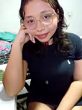 Snapshot of Sapphire024 chatting on October 25, 5:37 am Sapphire024 online show from October 25, 5:37 am