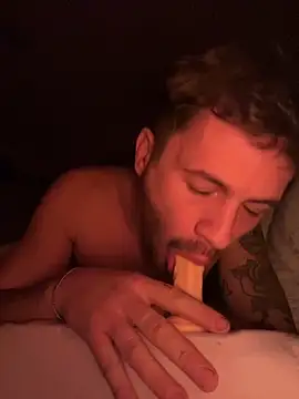 Snapshot of deathnightten chatting on December 1, 3:11 am deathnightten online show from December 1, 3:11 am