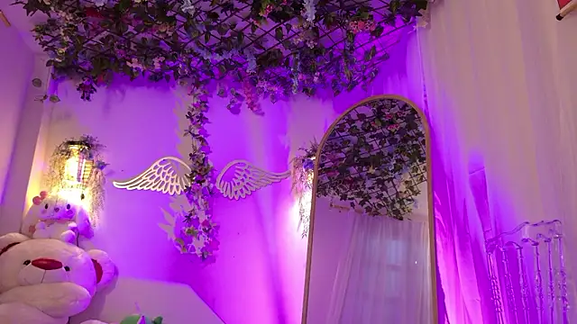 ISA NIXON online show from February 23, 10:51 pm