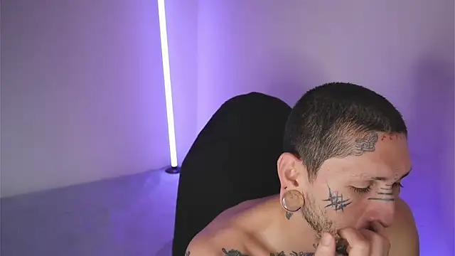 Snapshot of TokyoHatsumoto chatting on February 22, 10:52 pm TokyoHatsumoto online show from February 22, 10:52 pm