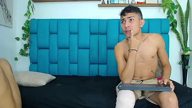 Hot Boys Latinos X online show from January 5, 10:02 pm