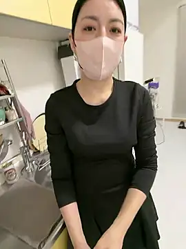 akimix xoxo online show from March 20, 11:15 am