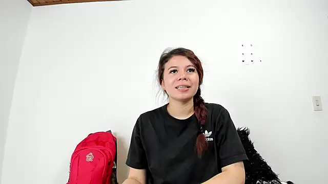 Snapshot of Vanessa_Martinz chatting on October 25, 12:13 pm Vanessa Martinz online show from October 25, 12:13 pm