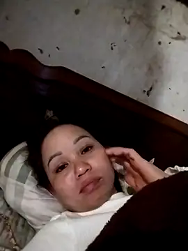 Snapshot of Gwen-n chatting on November 20, 5:12 pm Gwen-n online show from November 20, 5:12 pm