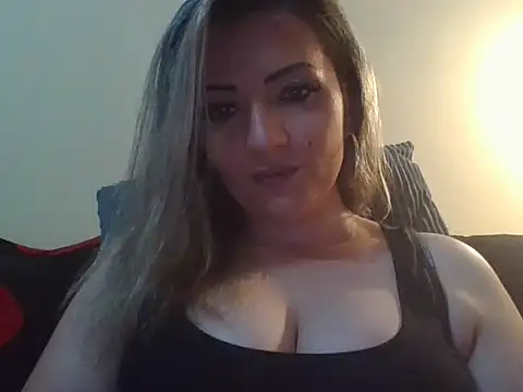 Snapshot of blondinaali chatting on October 31, 3:02 pm blondinaali online show from October 31, 3:02 pm