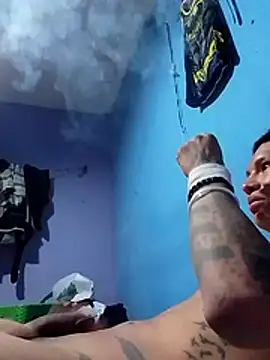 Snapshot of Ojitosbrrr chatting on November 22, 7:51 am Ojitosbrrr online show from November 22, 7:51 am