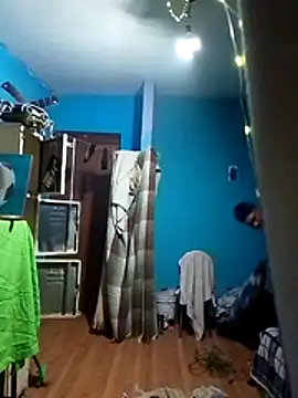 Snapshot of Ojitosbrrr chatting on December 5, 2:09 am Ojitosbrrr online show from December 5, 2:09 am