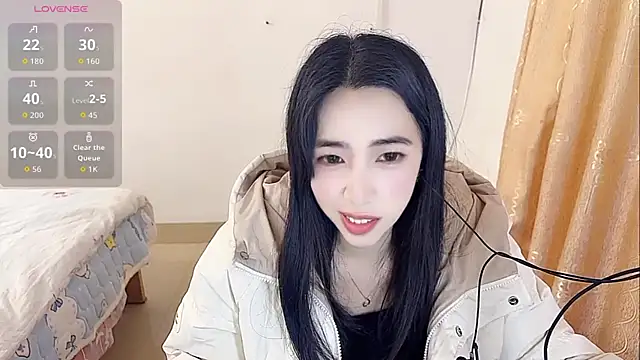 by-Hannah online show from December 17, 9:37 am