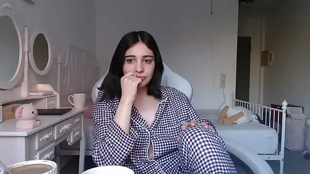 bellefleurrr online show from March 27, 7:03 am