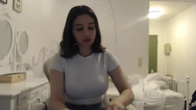 bellefleurrr online show from April 16, 8:53 pm