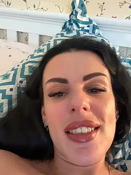 Snapshot of EmmaVayne chatting on March 1, 8:11 pm EmmaVayne online show from March 1, 8:11 pm