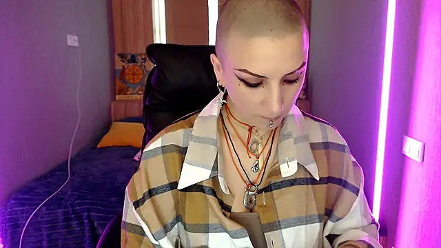 Sweet-n-Strong online show from April 11, 5:23 am