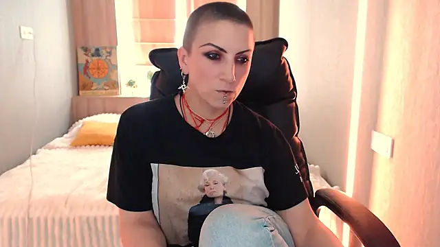 Sweet-n-Strong online show from July 21, 11:01 am