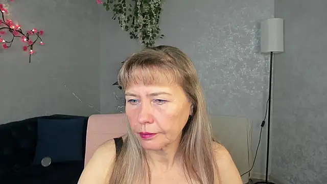 Snapshot of Carla_Vogue chatting on November 11, 3:06 am Carla Vogue online show from November 11, 3:06 am