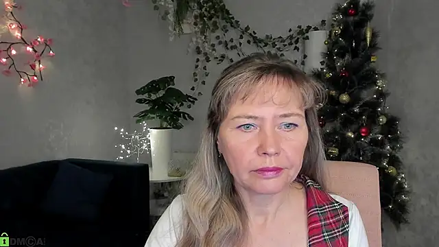 Snapshot of Carla_Vogue chatting on December 5, 10:57 am Carla Vogue online show from December 5, 10:57 am