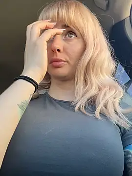 Snapshot of blondegirlx chatting on May 10, 1:16 pm blondegirlx online show from May 10, 1:16 pm