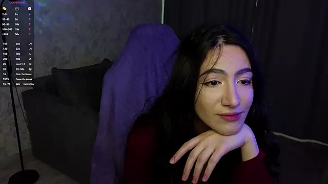 Mulan Lo online show from April 7, 10:05 am