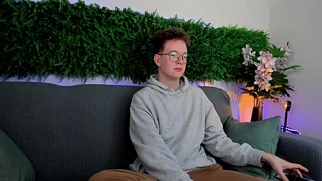 Teddy Parker online show from November 1, 8:27 am