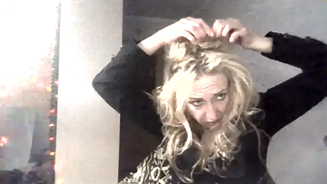 LilaniLoverx online show from November 17, 1:28 pm