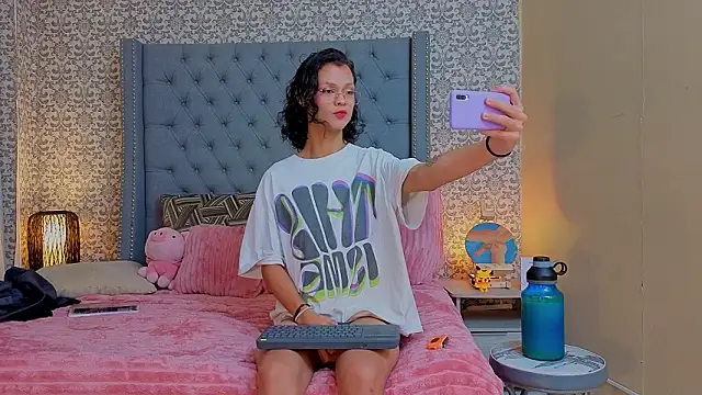 Indi rave online show from February 1, 2:15 pm