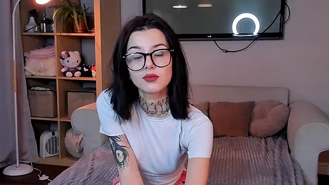 DonnaHicks online show from October 29, 2:41 pm