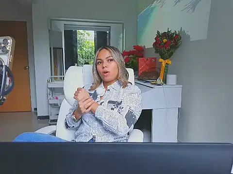 diosadeluniverso online show from March 18, 12:52 pm